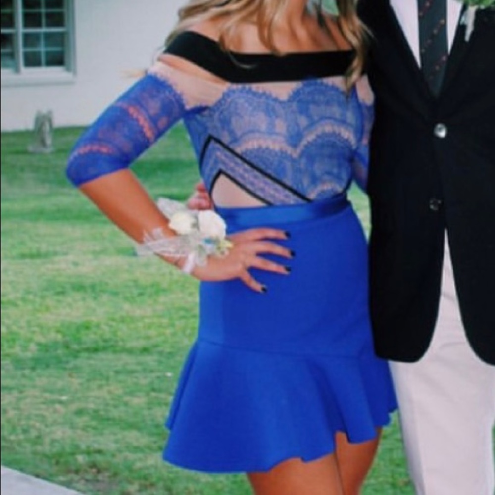 Three Floor Blue Lace Pattern Mini Dress